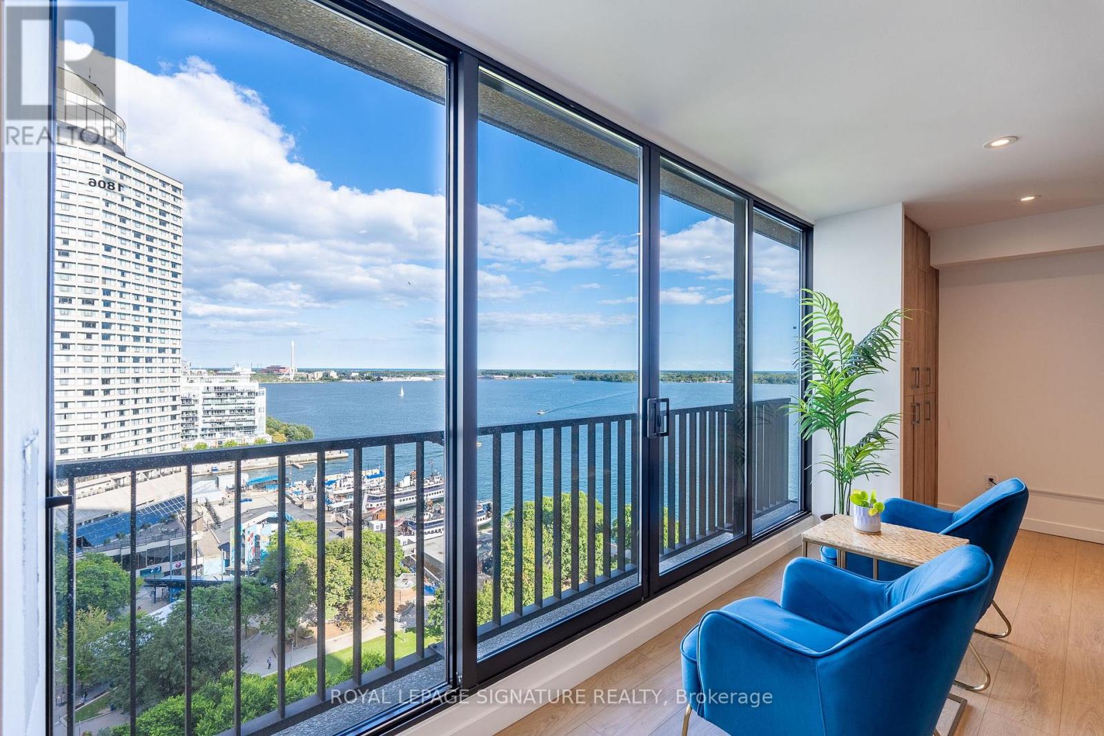 1806 33 Harbour Square Harbourfront condo