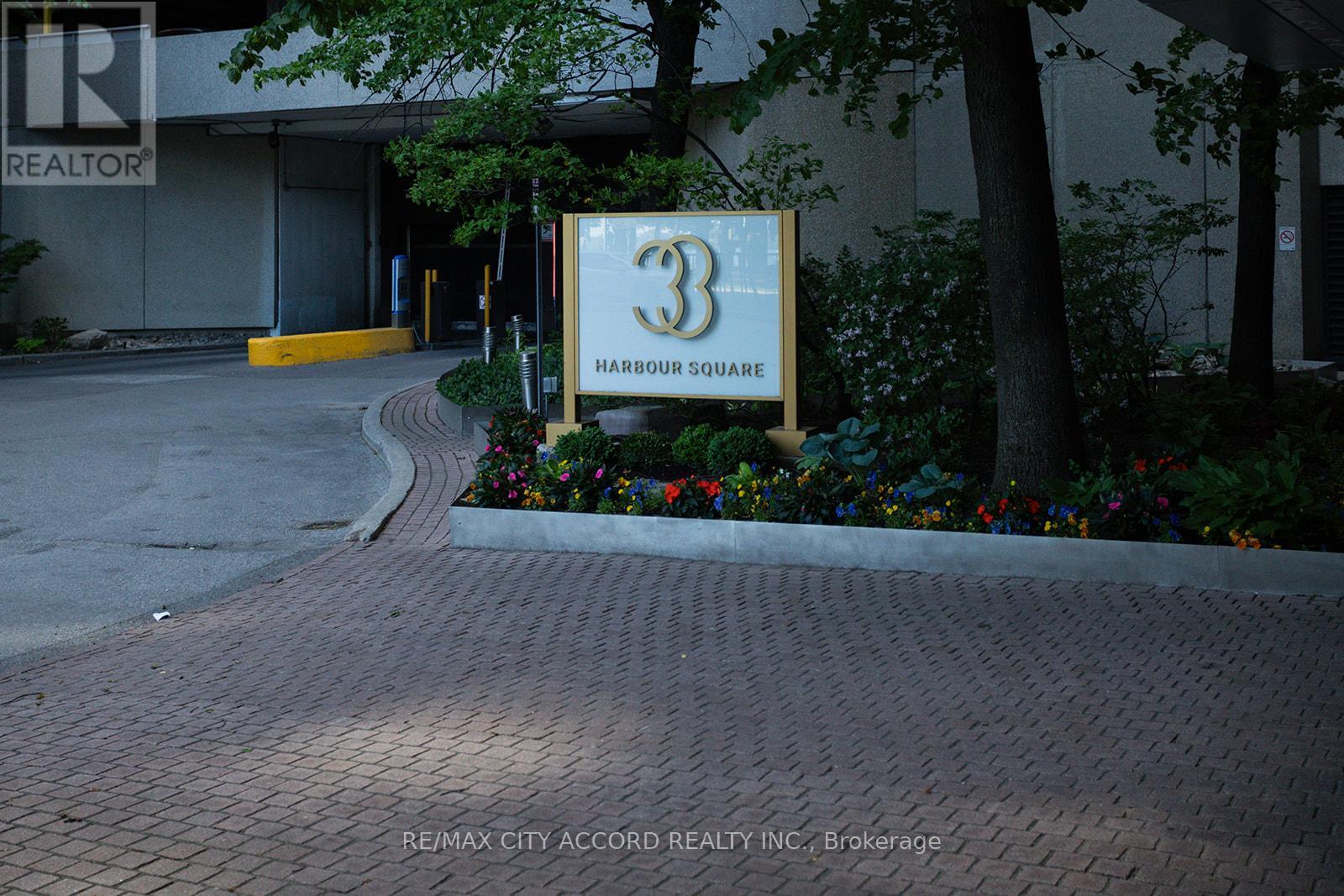 2018 33 Harbour Square Harbourfront condo