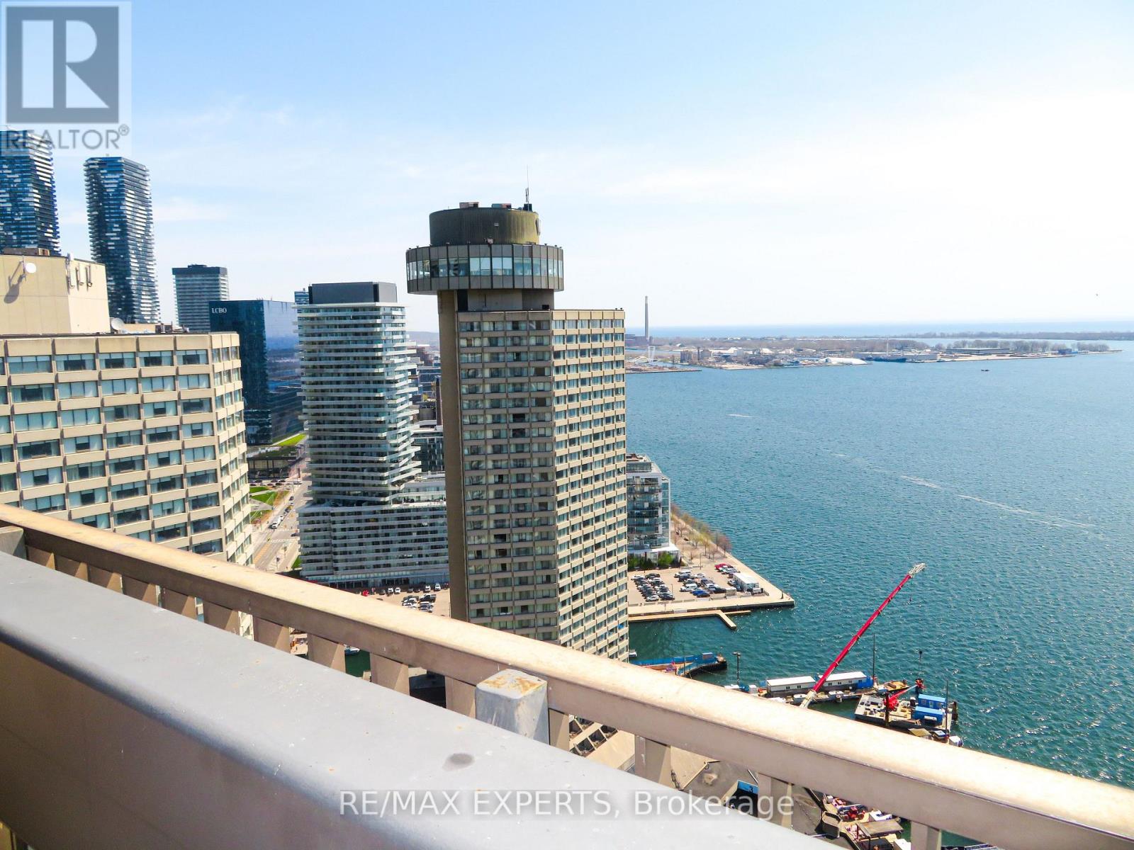 2233 33 Harbour Square Harbourfront condo