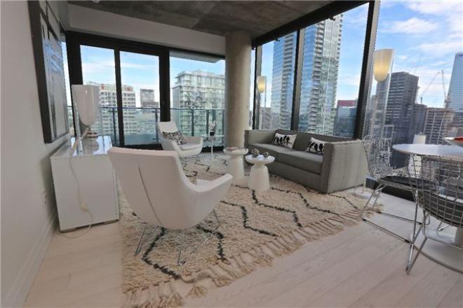 224 KING WEST - LUXURY THREE BED FOR SALE - CONTACT YOSSI KAPLAN