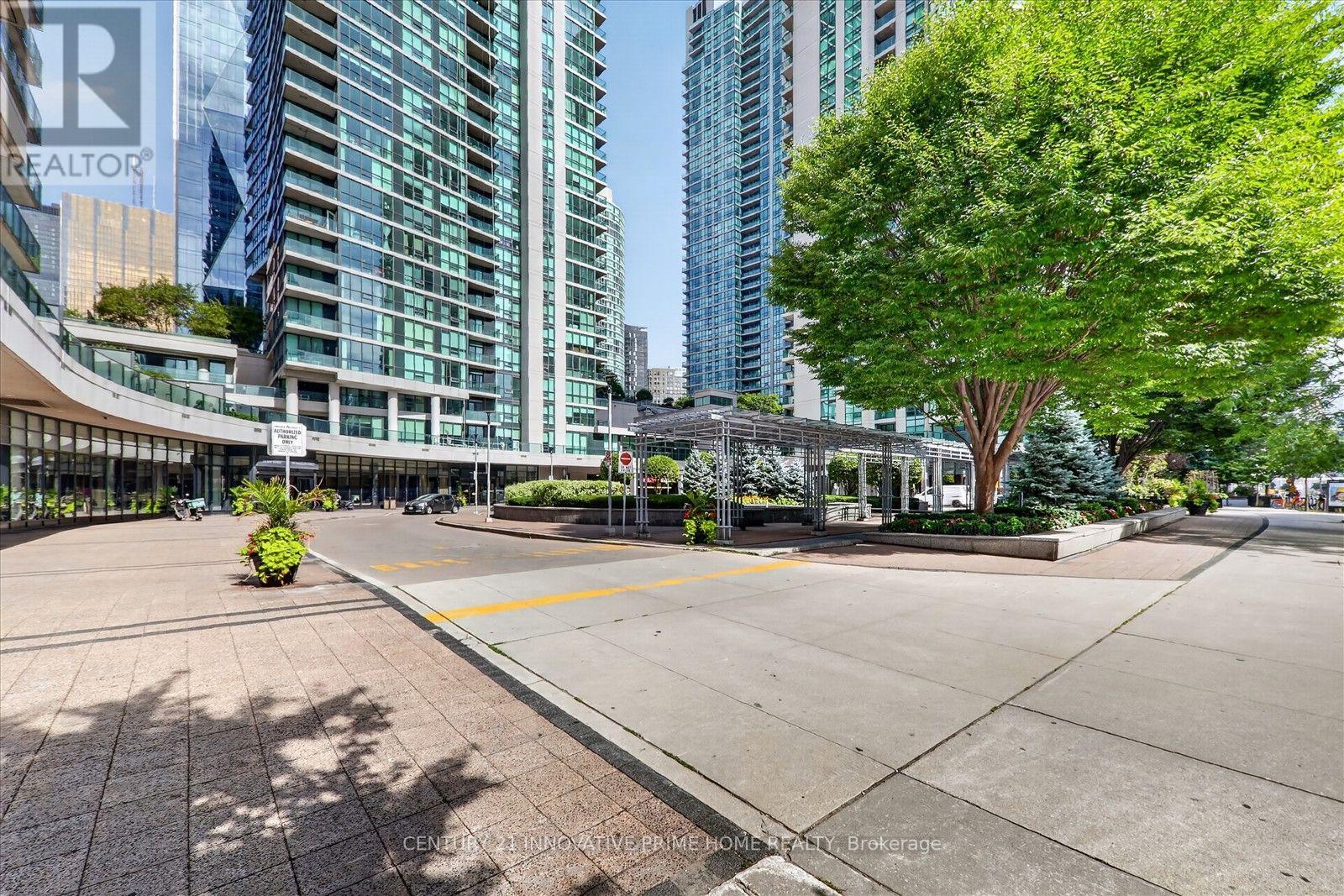 4804 16 Harbour St Harbourfront condo