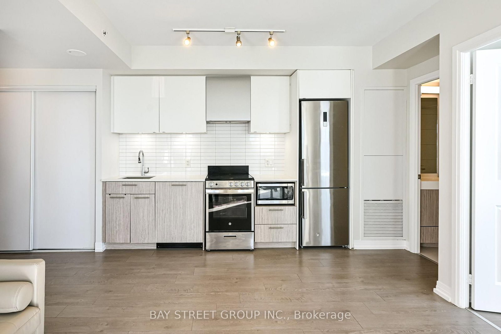 #4703 - 251 Jarvis St