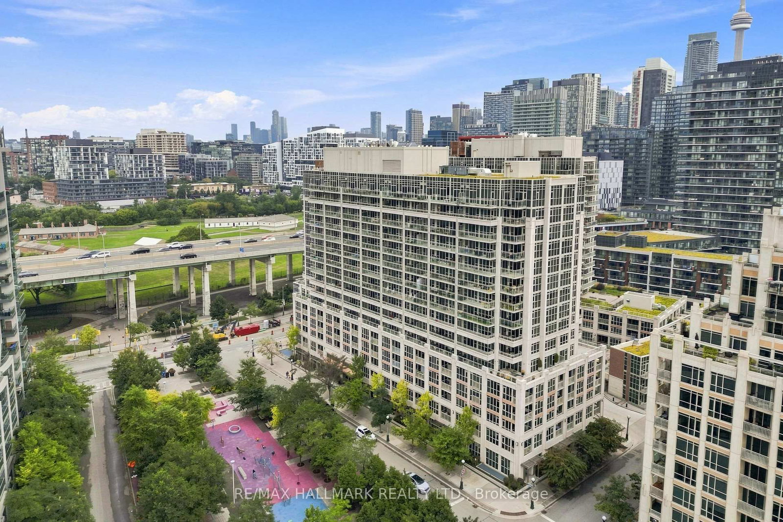 35 Bastion St #706 Toronto condo for sale — 2 bed plus den with parking in Fort York, King West
